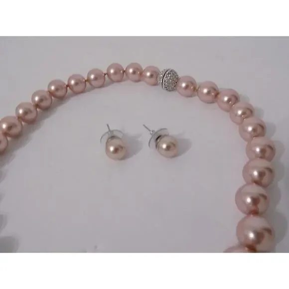 Pink pearl necklace choker and earrings rhinestone clasp - Picture 7 of 7